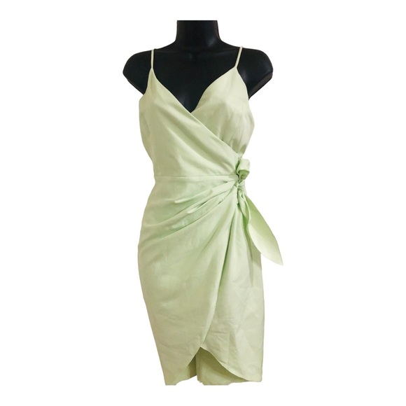 BCBGeneration green V-Neck asymmetrical tie waist tulip Wrap Dress size 6 new - Picture 9 of 13